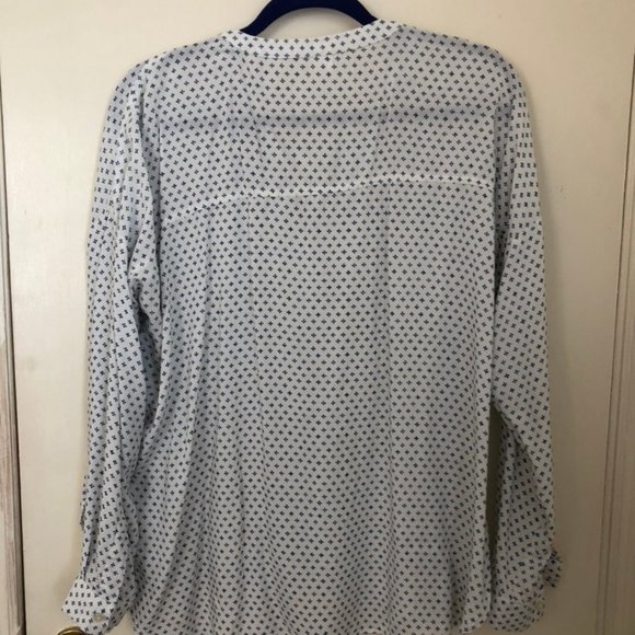 White Tunic with Navy Detailing - Picture 3 of 3